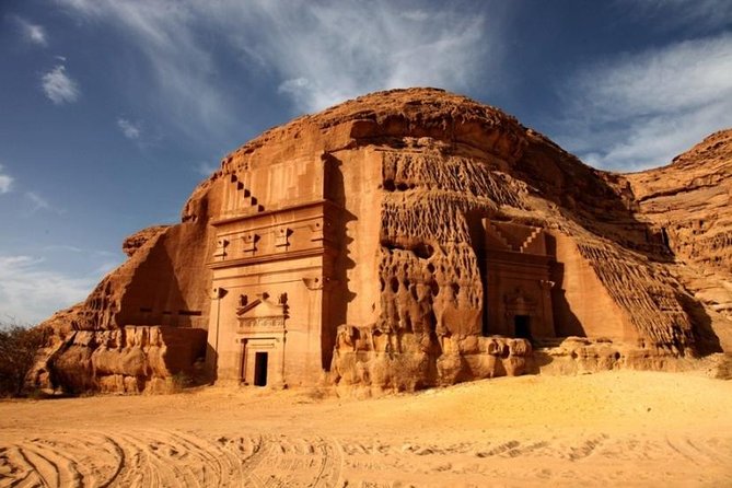 TRAVEL | AlUla Has Now An Airport That Can Receive 400,000 Passengers Every Year