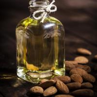 NATURAL BEAUTY | Are There Benefits To Using Almond Oil On Your Face?
